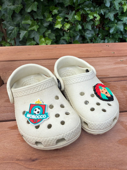 Crocs pin