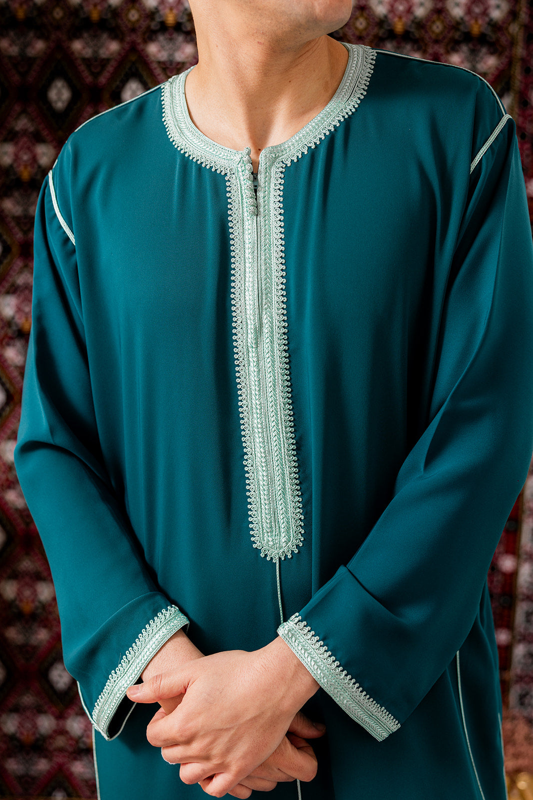 Abaya Nail